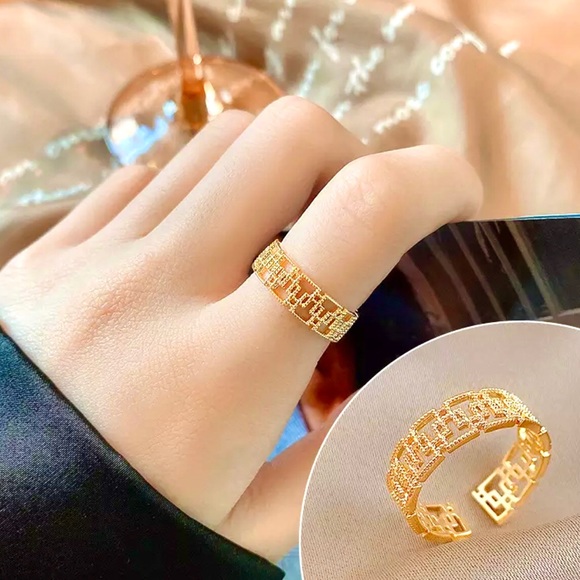 🖤Adjustable Size Gold Plated Ring - Picture 2 of 2